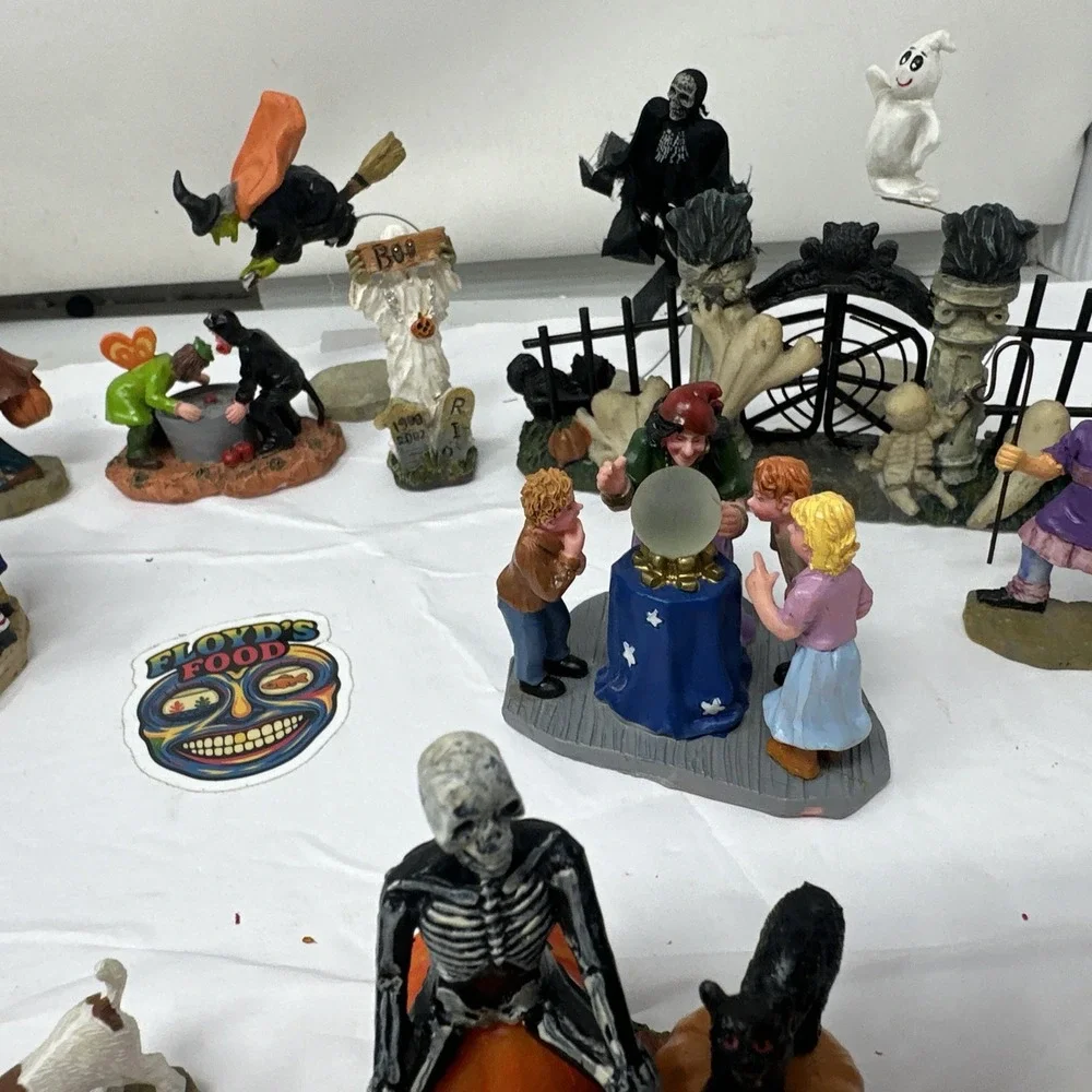 Big MIX lot Lemax Spooky Town halloween Vintage Retired
